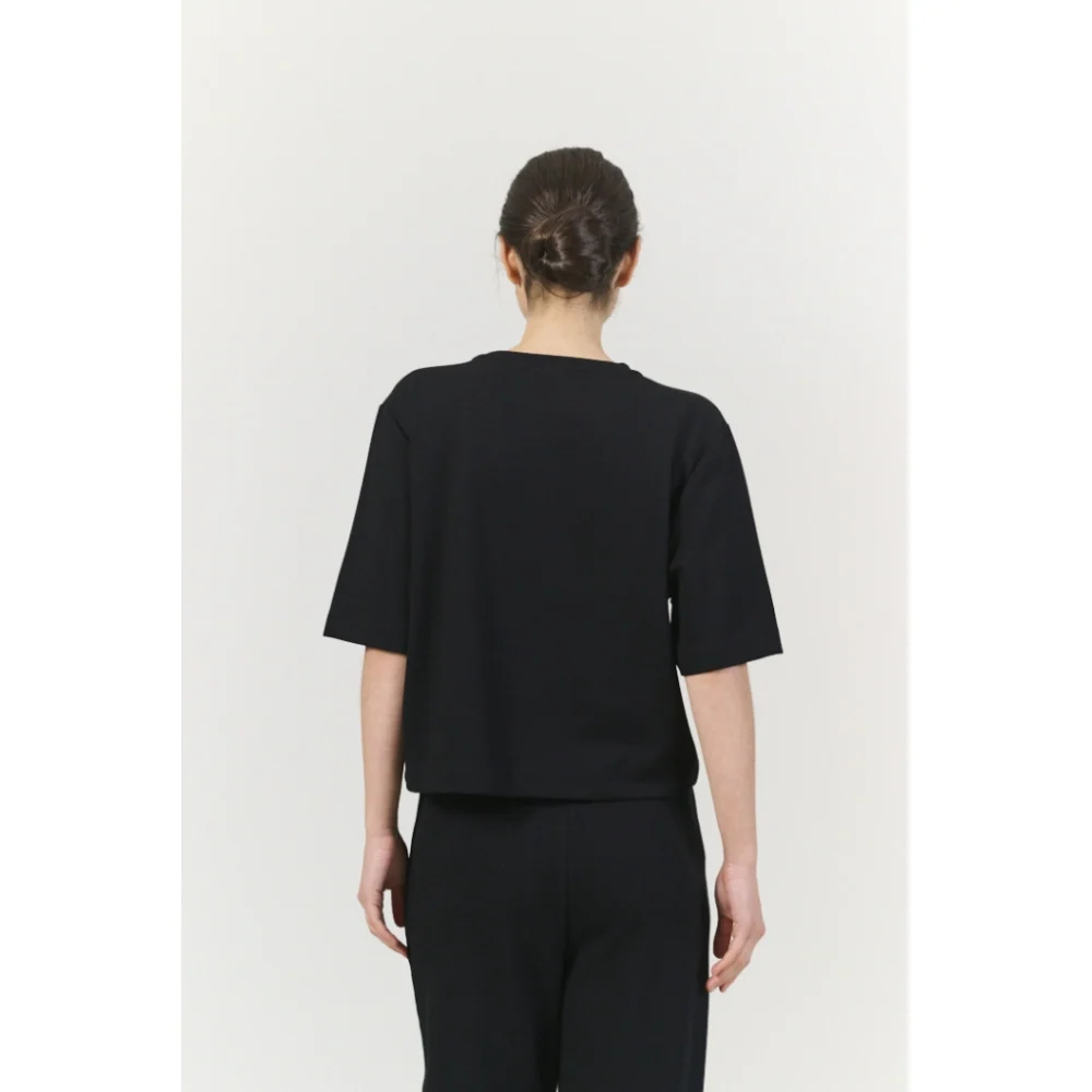 FOREST ESSENTIAL SHORT TEE - BLACK - Image 3