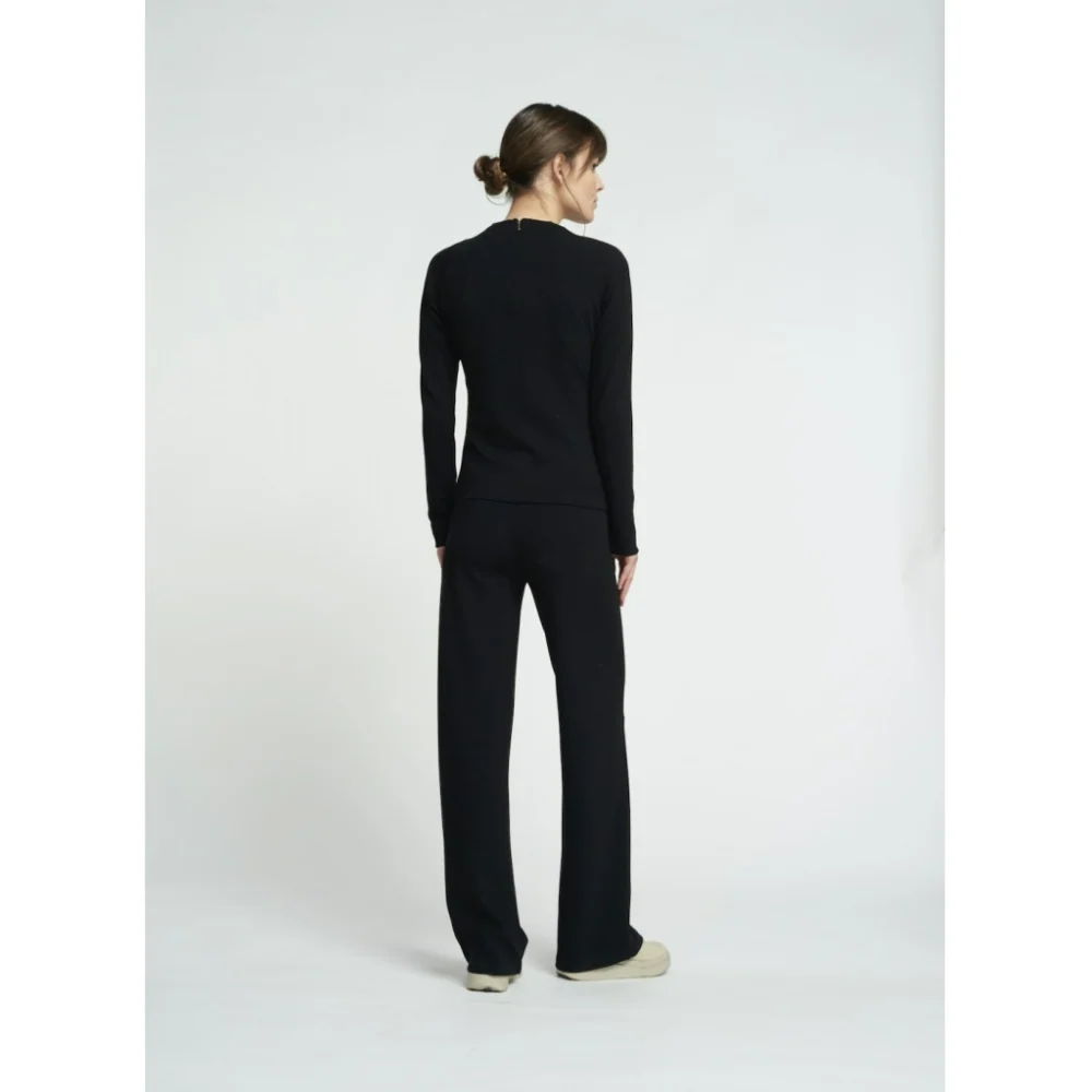 FOREST PINTUCK FLARE PANTS - BLACK - Image 3
