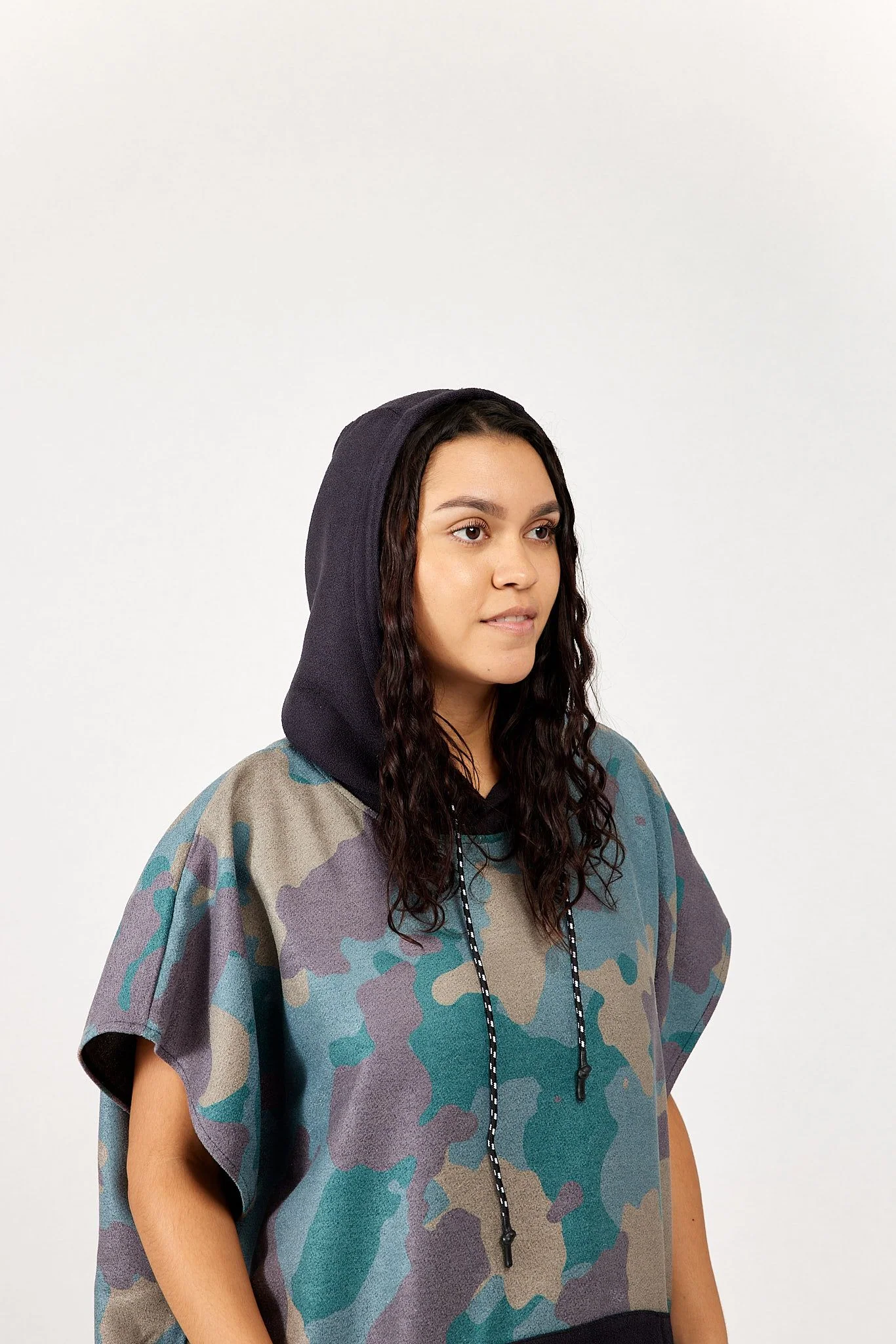 SM CHANGING PONCHO - CAMO GREEN - Image 3